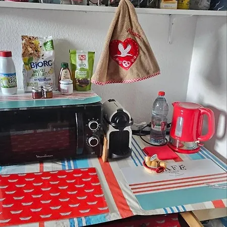 شقة Breakfast Shared Bathroom *