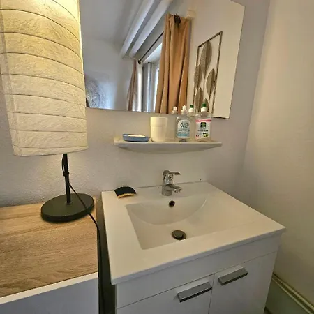 Breakfast Shared Bathroom كولمار